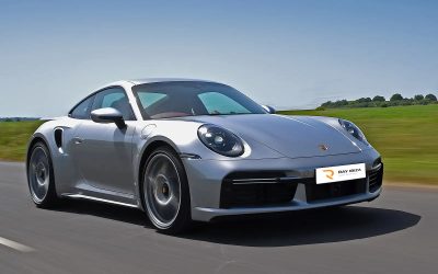 01-porsche-911-turbo-rt-2022-hero-track copia